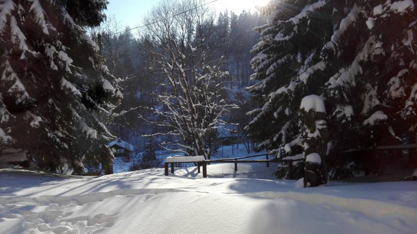 Spacer w Jańskich Łaźniach - Co można robić w Czechach zimą